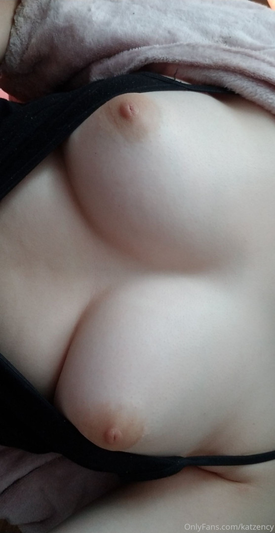 Photo by kittenbelluwu published on October 16,2023 05:51:27 - BestThots