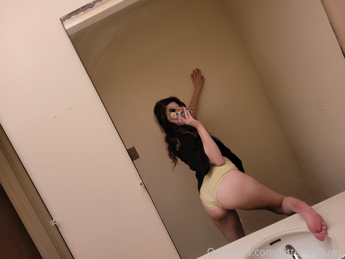 Photo by kittenbelluwu published on October 16,2023 11:54:33 - BestThots