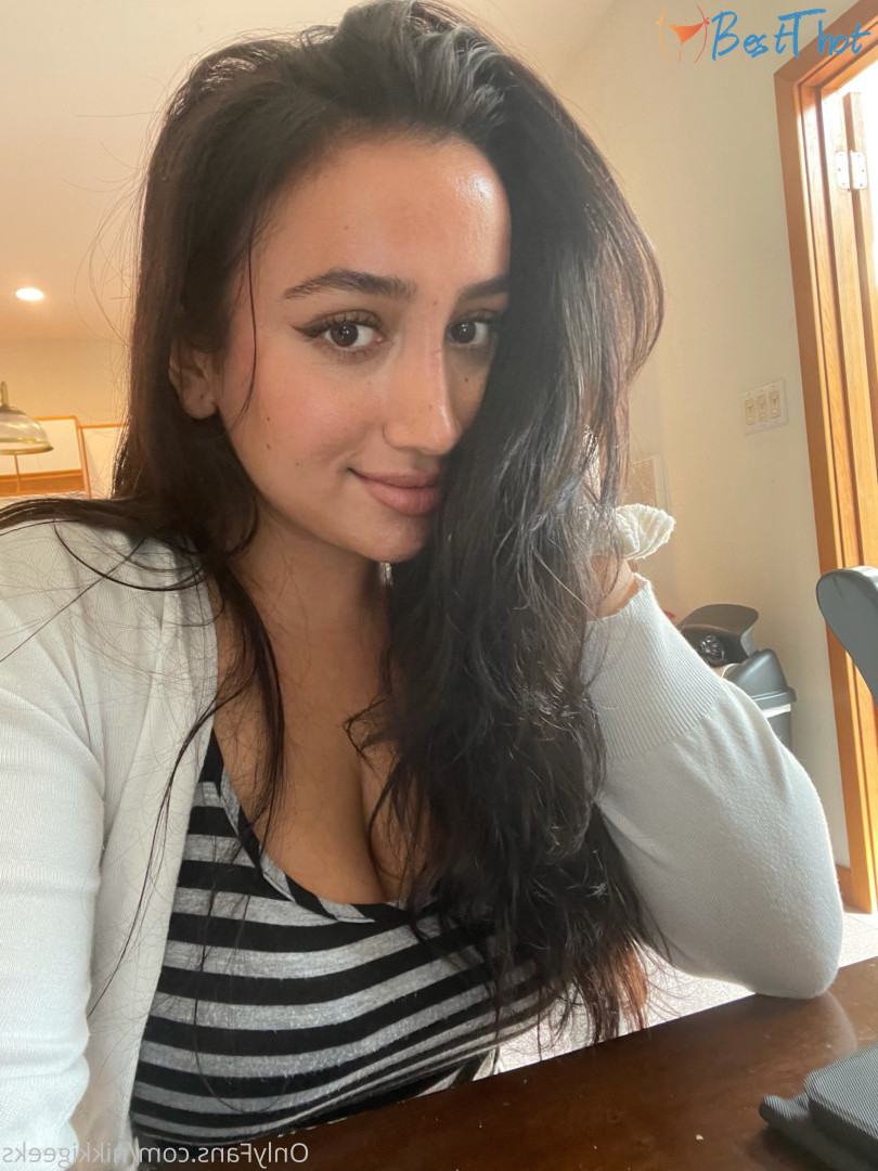 Photo by nikkigeeks published on December 13,2024 14:04:48 - BestThots