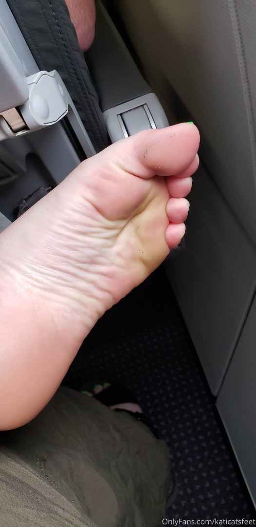 Photo by katicatsfeet published on October 12,2023 12:41:46 - BestThots