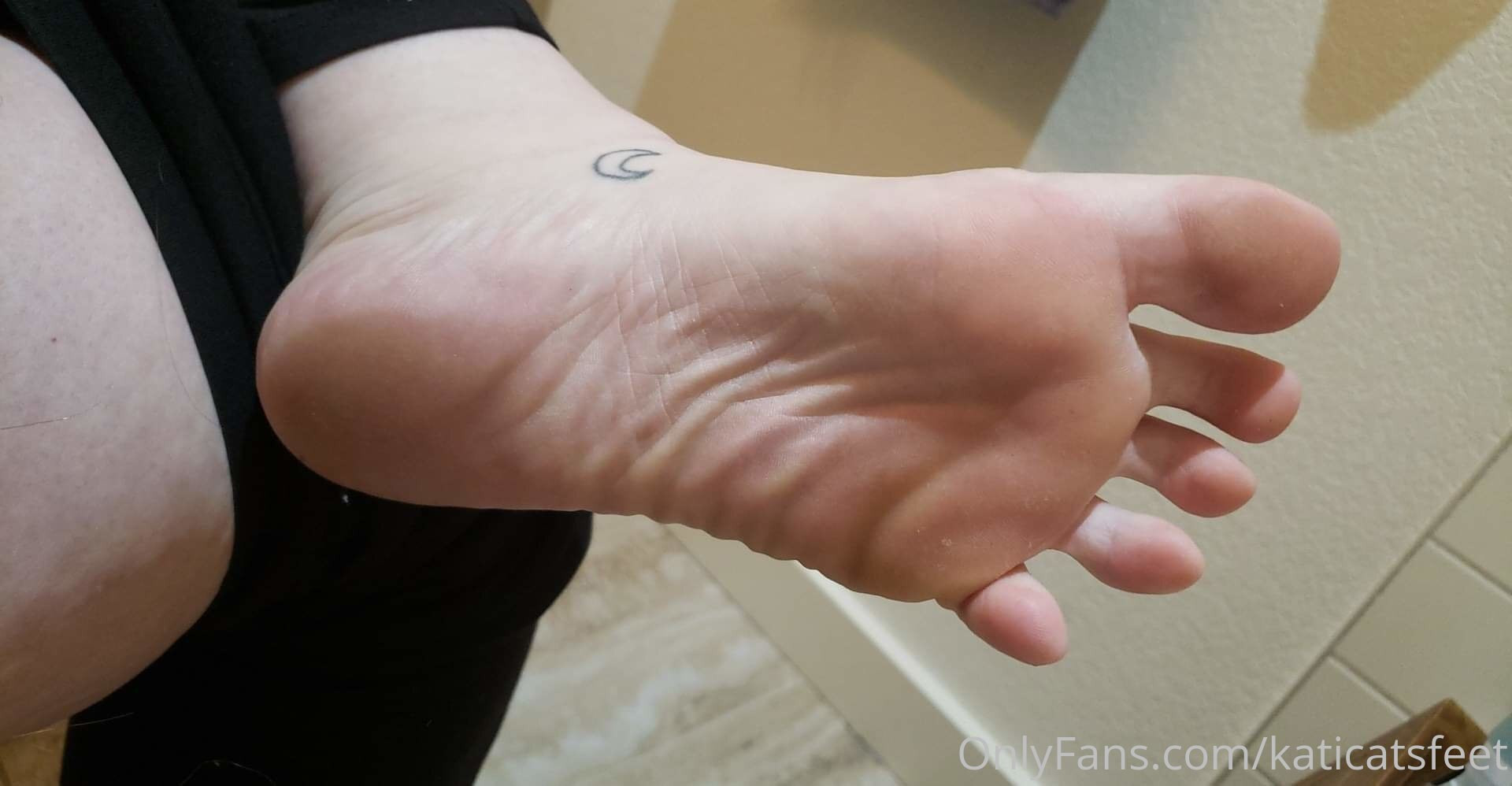 Photo by katicatsfeet published on October 12,2023 12:59:48 - BestThots