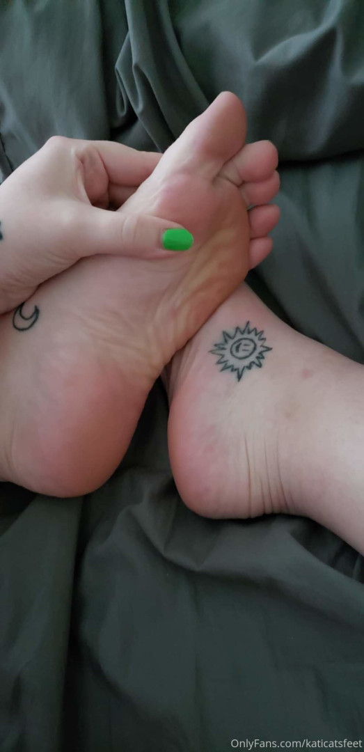 Photo by katicatsfeet published on October 12,2023 13:45:15 - BestThots