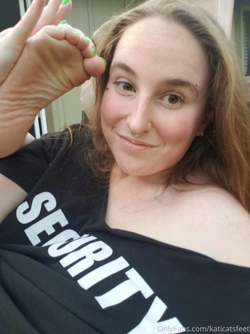 Photo by katicatsfeet published on October 12,2023 14:05:22 - BestThots