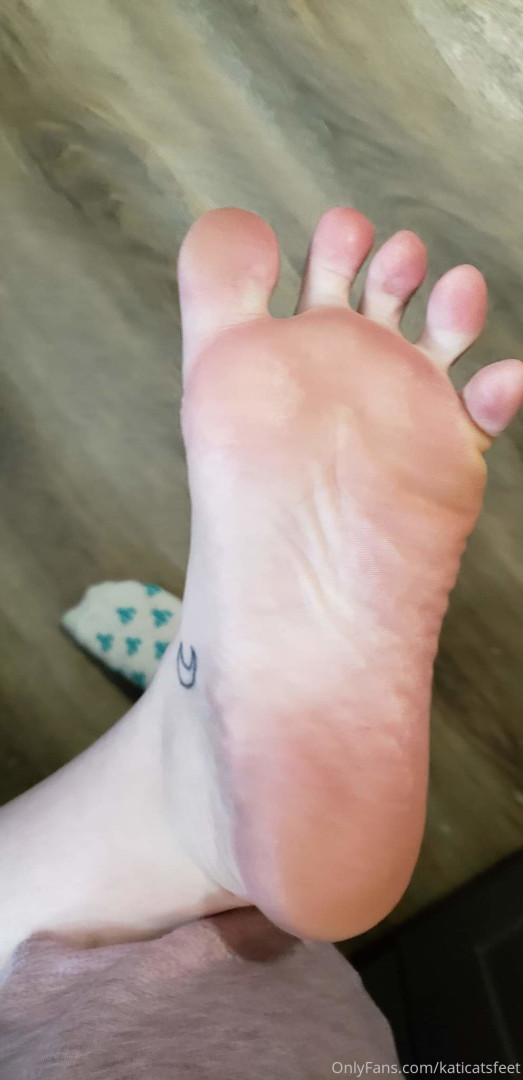 Photo by katicatsfeet published on October 12,2023 14:51:34 - BestThots