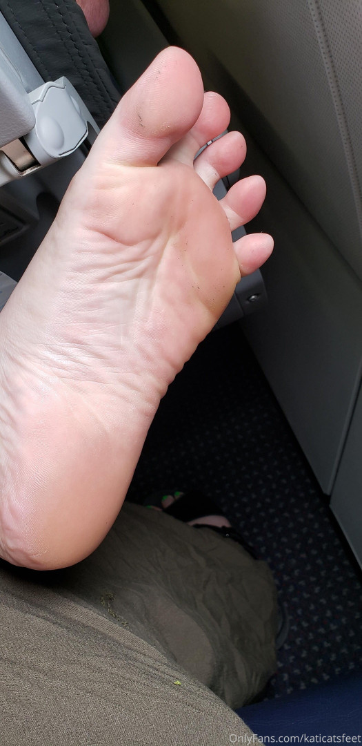 Photo by katicatsfeet published on October 12,2023 15:43:05 - BestThots