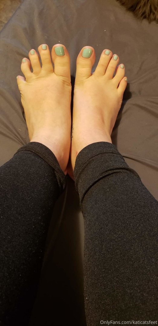 Photo by katicatsfeet published on October 12,2023 15:57:46 - BestThots