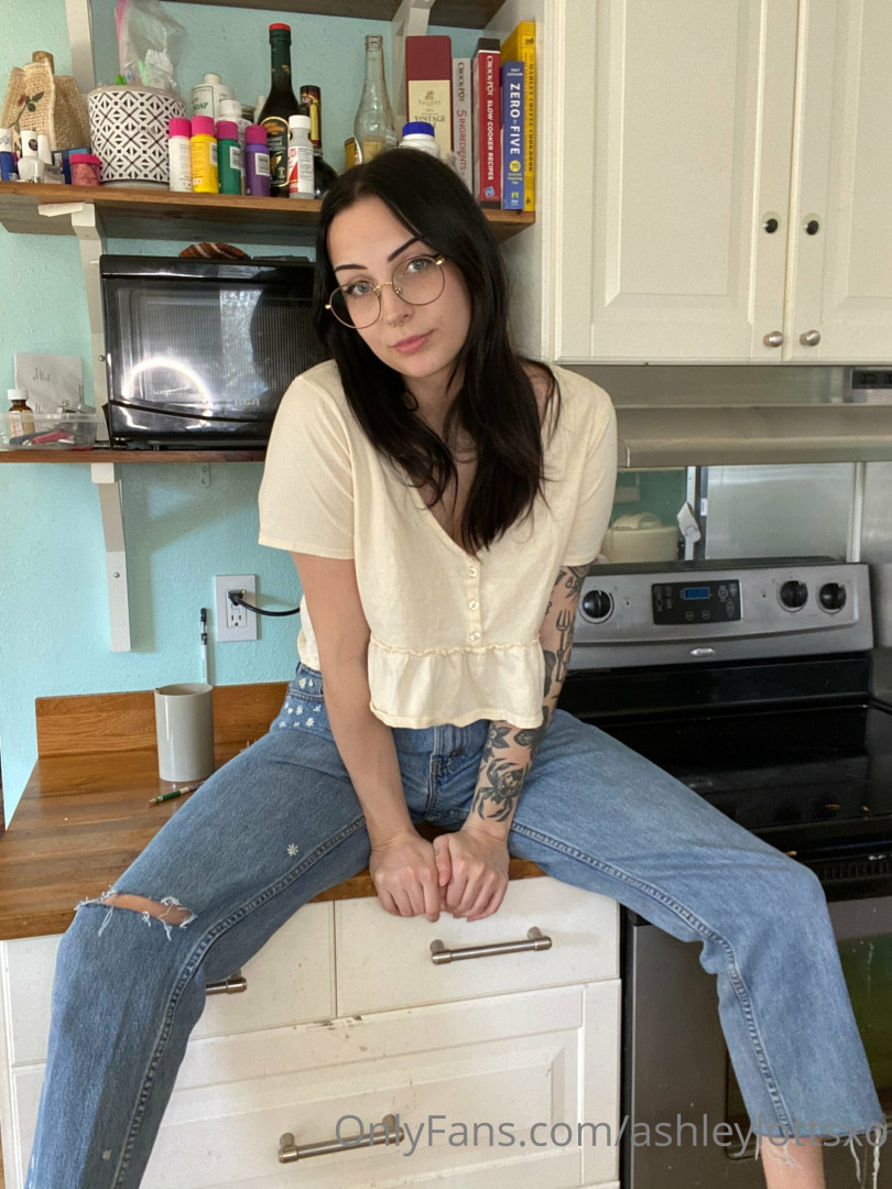 Photo by ashleylottsxo published on November 24,2023 15:44:53 - BestThots