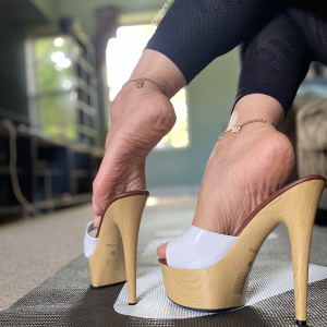 deedeericanfeet #9301382