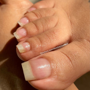 deedeericanfeet #9301412