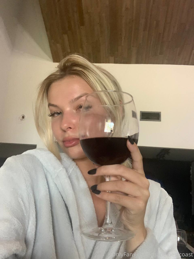 Photo by chanelbestcoast published on August 8,2023 15:49:38 - BestThots