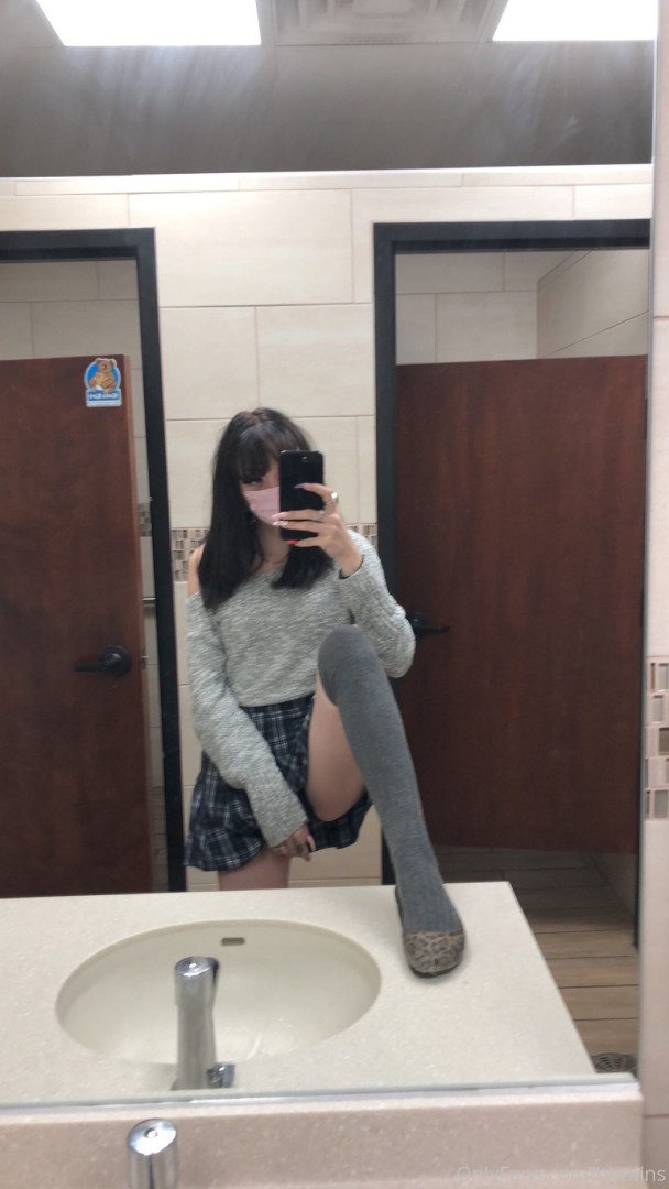 Photo by ceceliataylorxxx published on October 15,2023 18:52:52 - BestThots