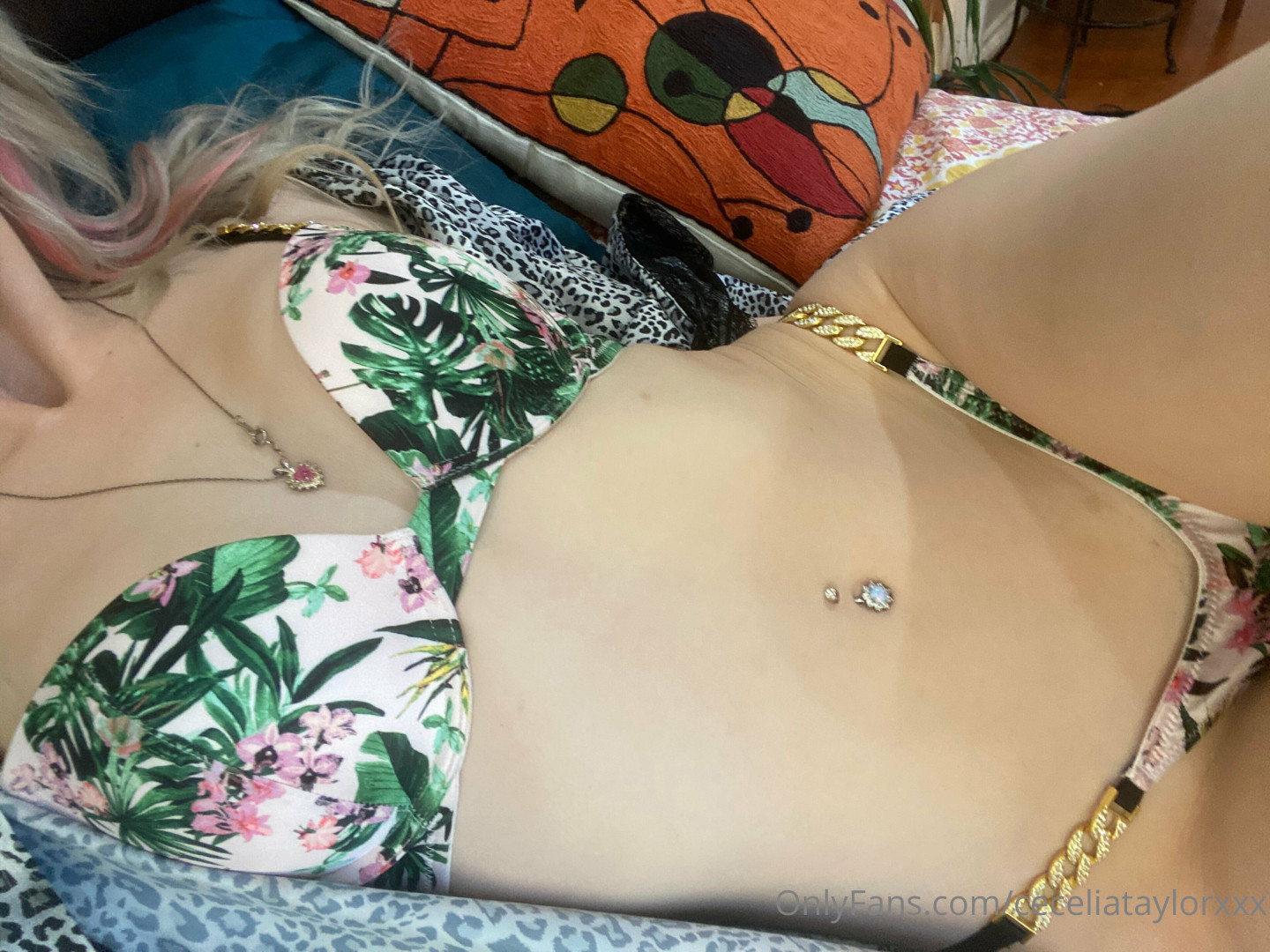 Photo by ceceliataylorxxx published on October 15,2023 19:00:46 - BestThots