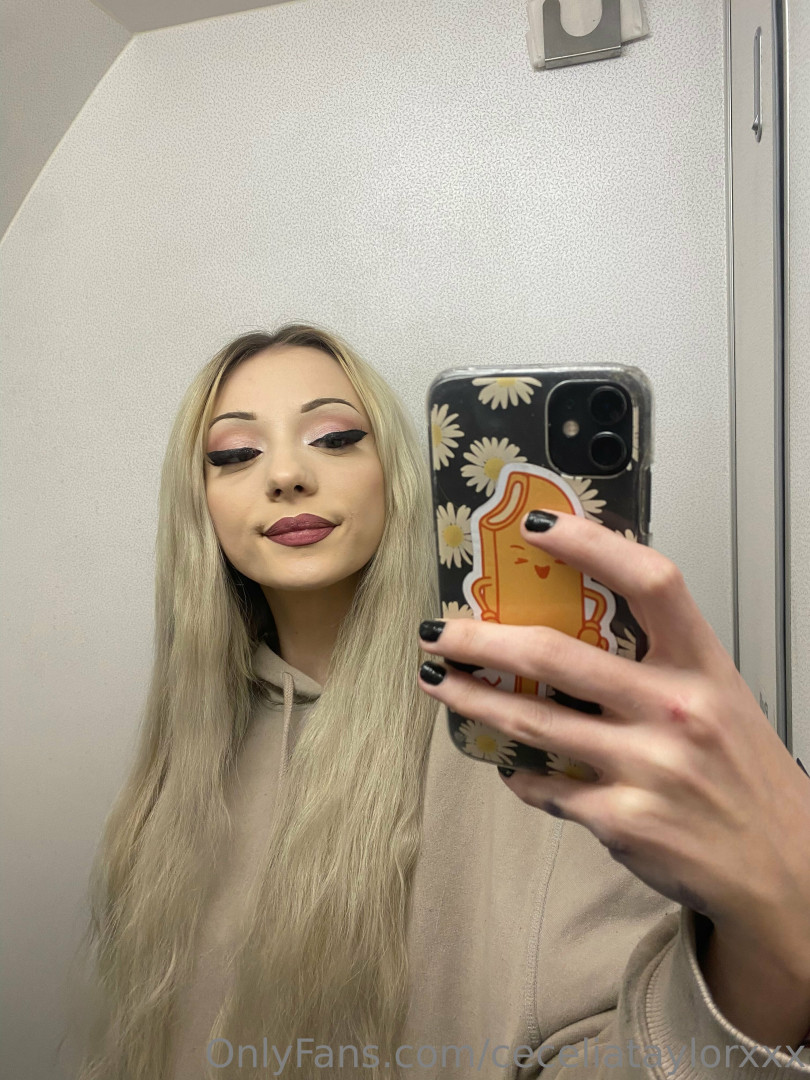 Photo by ceceliataylorxxx published on October 15,2023 20:27:52 - BestThots