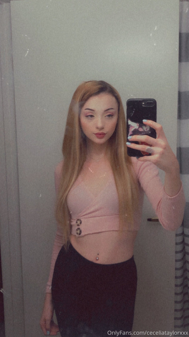 Photo by ceceliataylorxxx published on October 15,2023 20:32:46 - BestThots