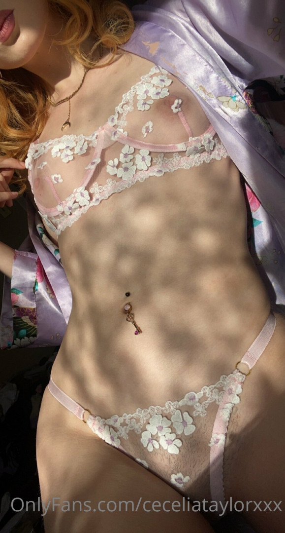 Photo by ceceliataylorxxx published on October 15,2023 21:02:13 - BestThots