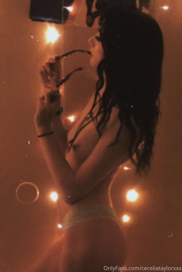 Photo by ceceliataylorxxx published on October 15,2023 22:09:12 - BestThots