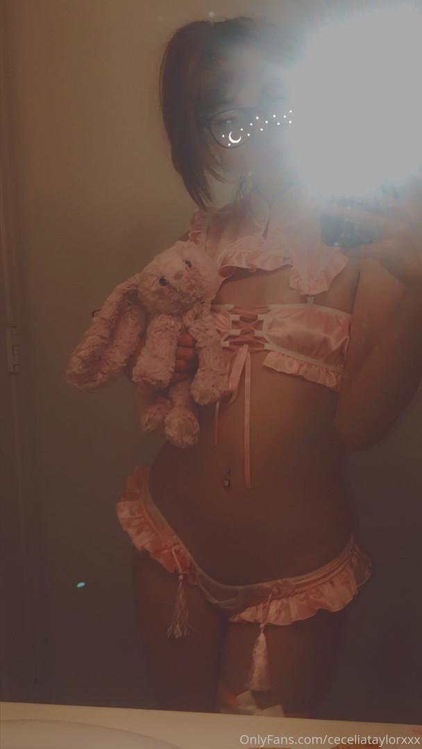 Photo by ceceliataylorxxx published on October 15,2023 22:25:55 - BestThots
