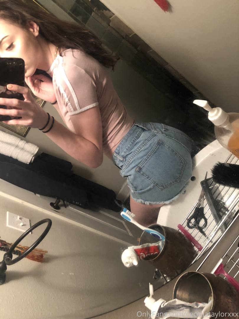 Photo by ceceliataylorxxx published on October 15,2023 22:42:49 - BestThots