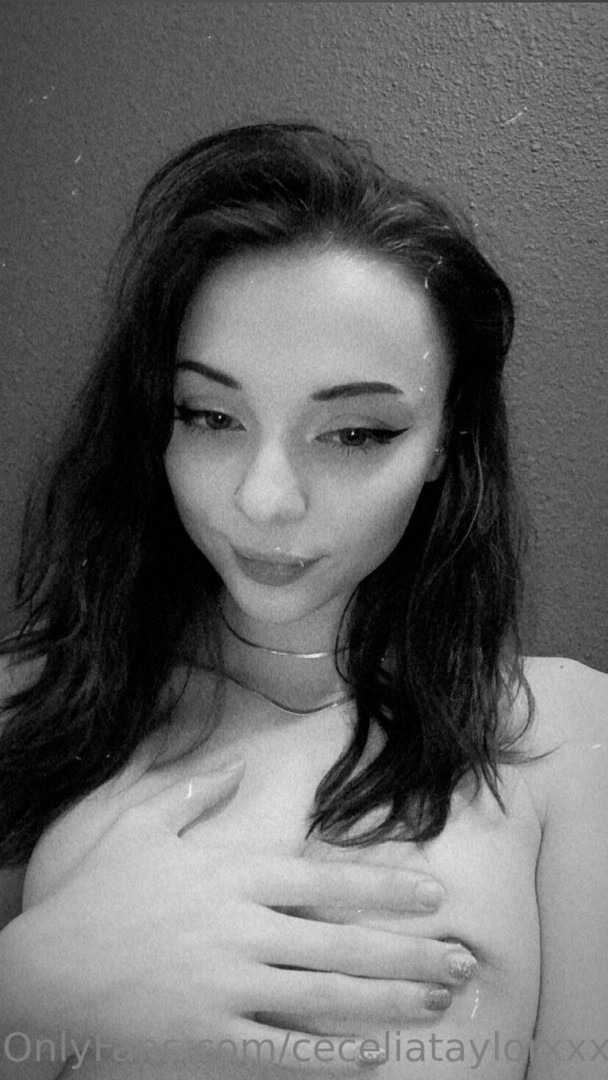 Photo by ceceliataylorxxx published on October 15,2023 22:56:28 - BestThots