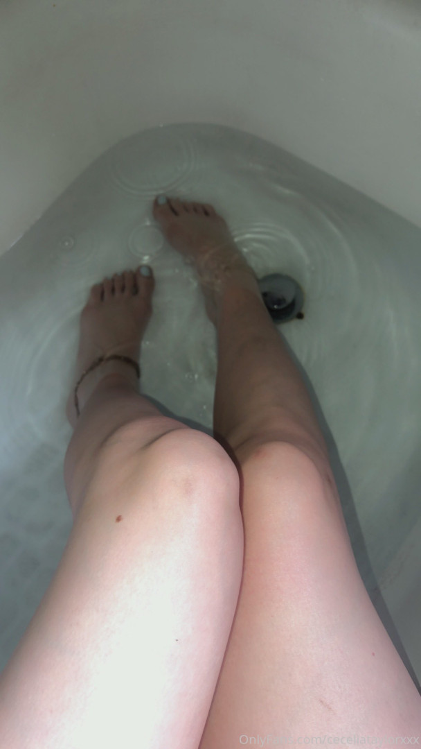 Photo by ceceliataylorxxx published on October 15,2023 23:07:39 - BestThots