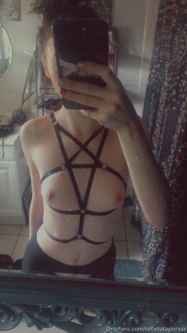 Photo by ceceliataylorxxx published on October 15,2023 23:38:11 - BestThots