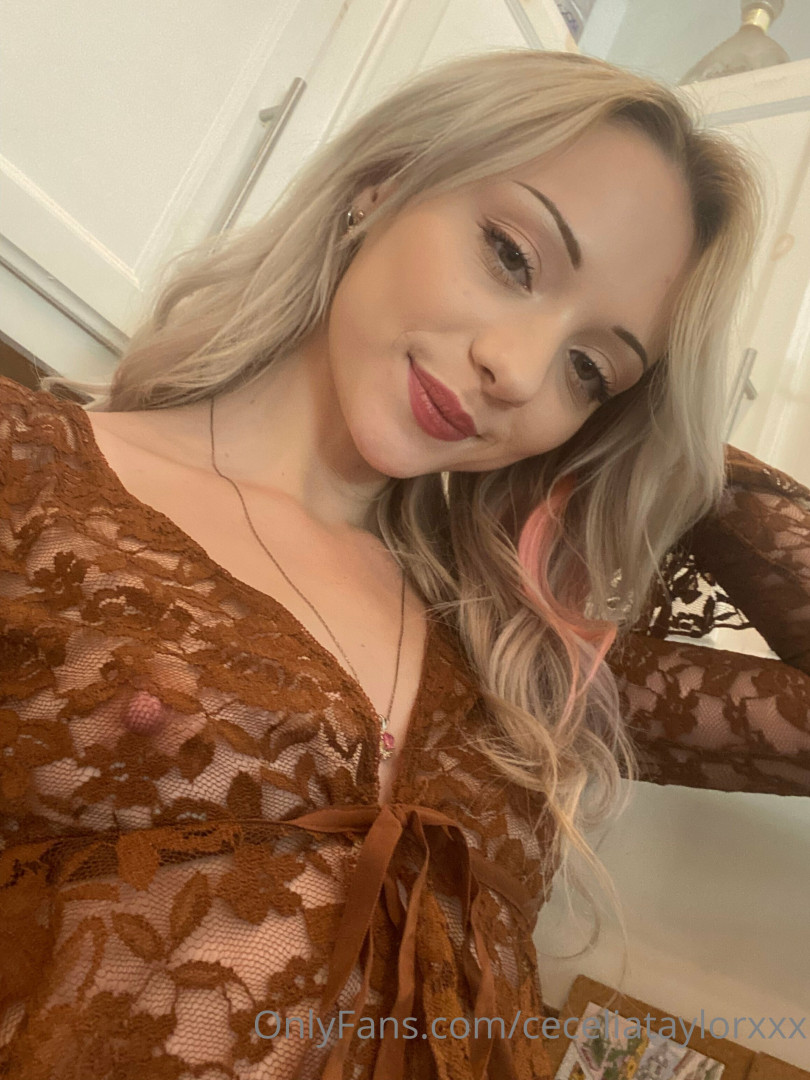 Photo by ceceliataylorxxx published on October 15,2023 23:57:10 - BestThots