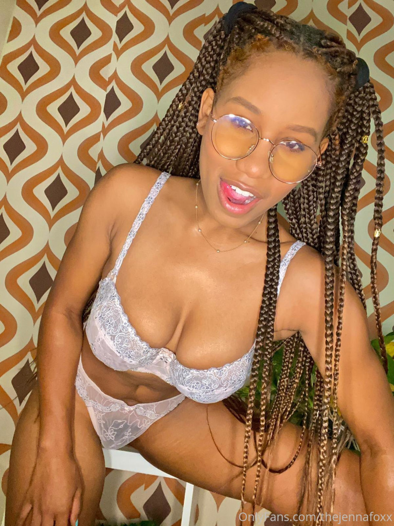 Photo by thejennafoxx published on October 17,2023 00:22:11 - BestThots