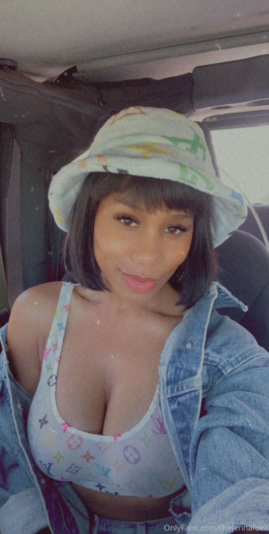 Photo by thejennafoxx published on October 17,2023 00:27:29 - BestThots