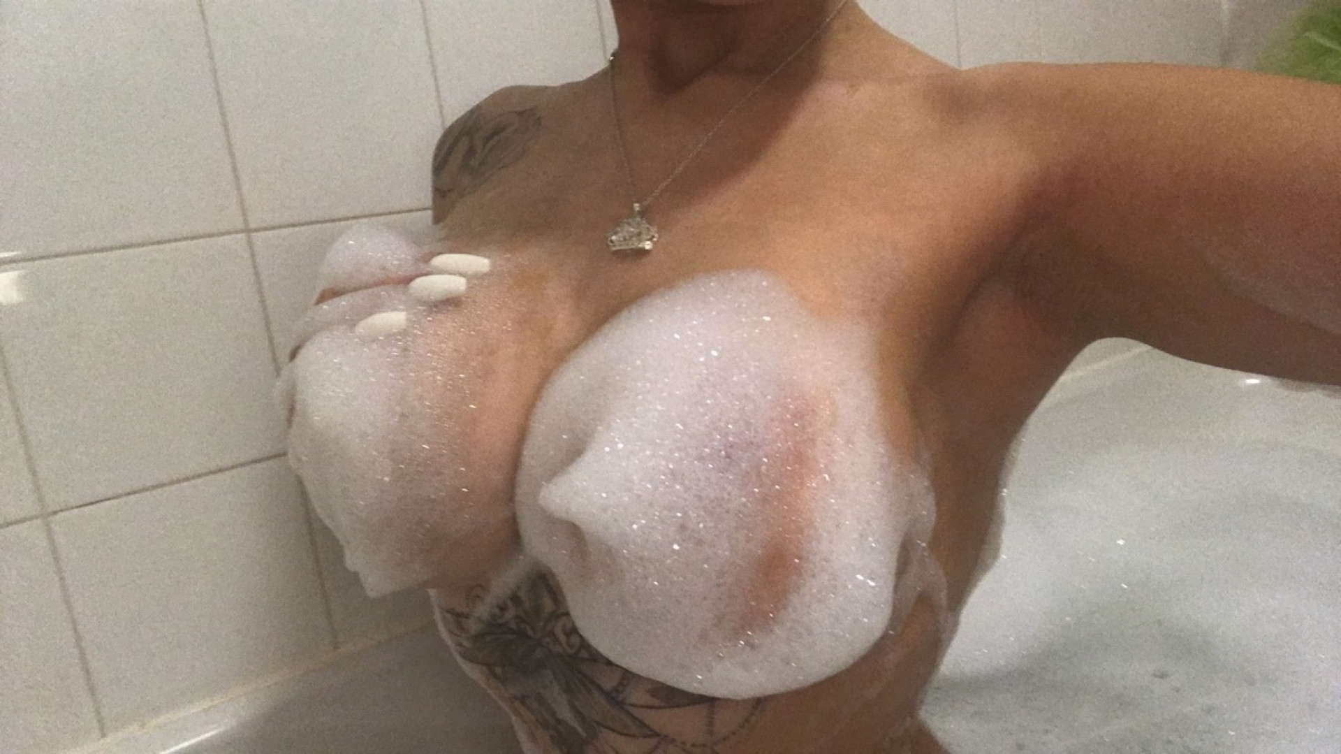 Photo by staceycarlaa published on October 16,2023 16:06:36 - BestThots