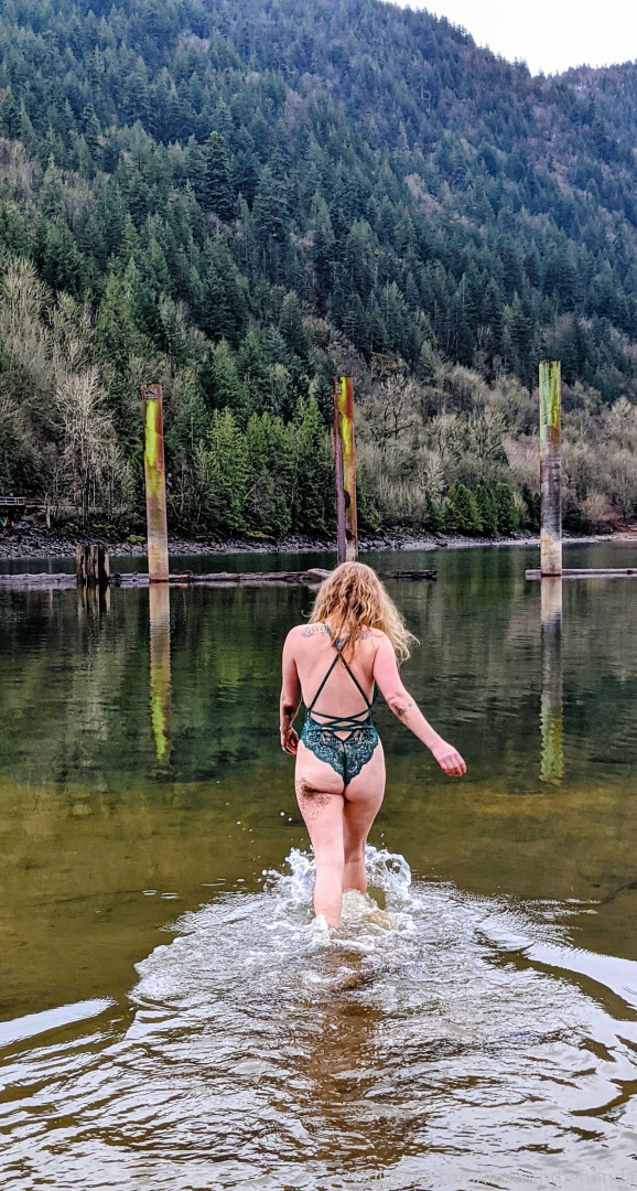 Photo by lexiwiththehonda published on October 16,2023 03:42:25 - BestThots