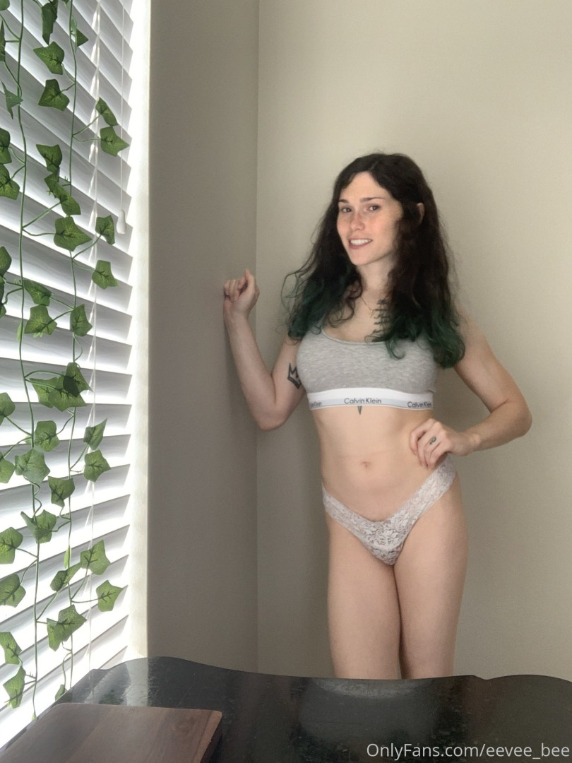 Photo by eevee_bee published on July 31,2023 10:52:55 - BestThots