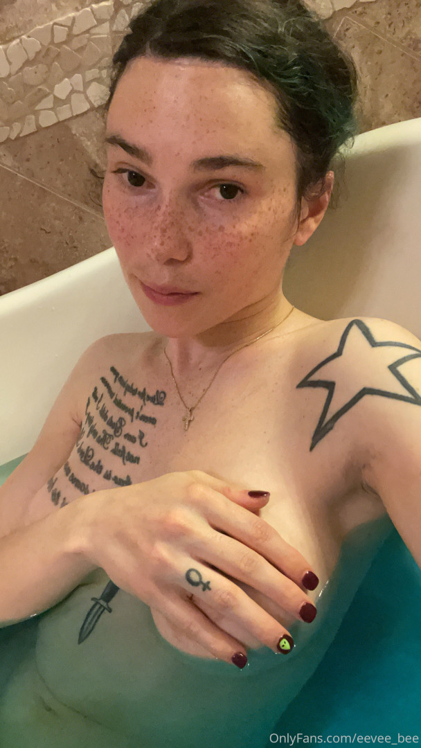 Photo by eevee_bee published on July 31,2023 11:08:37 - BestThots