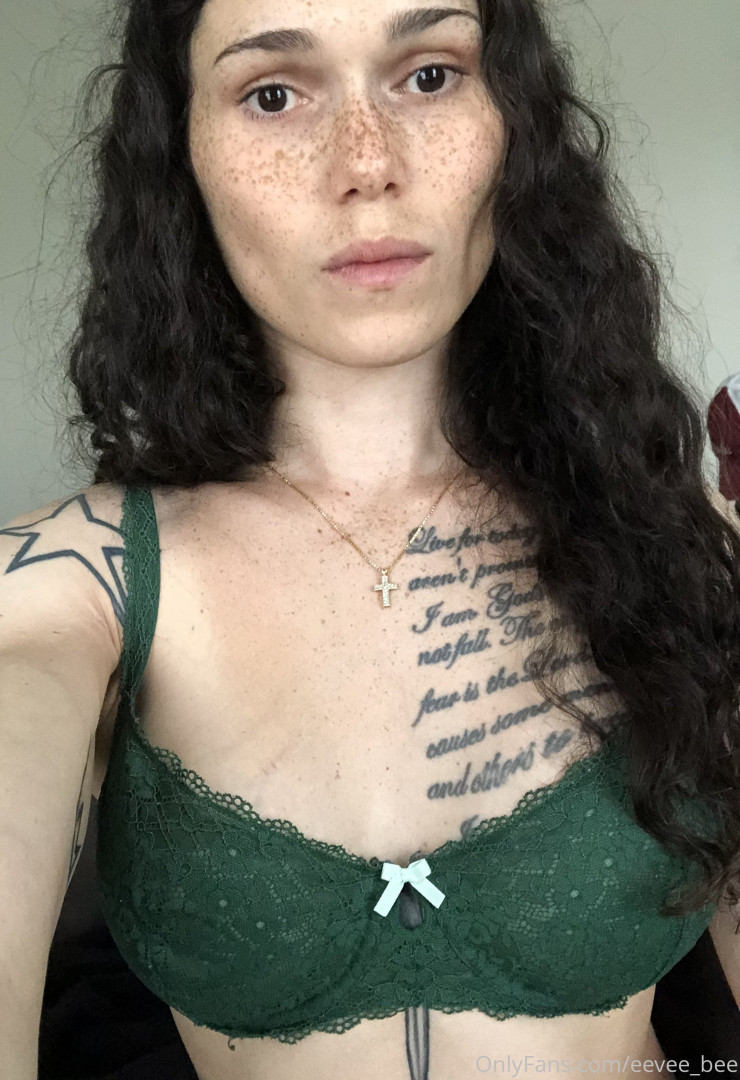 Photo by eevee_bee published on July 31,2023 11:44:43 - BestThots