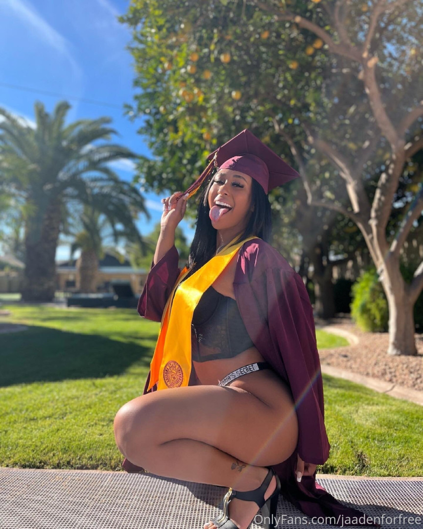 Photo by jaadenforfree published on July 27,2023 19:09:34 - BestThots