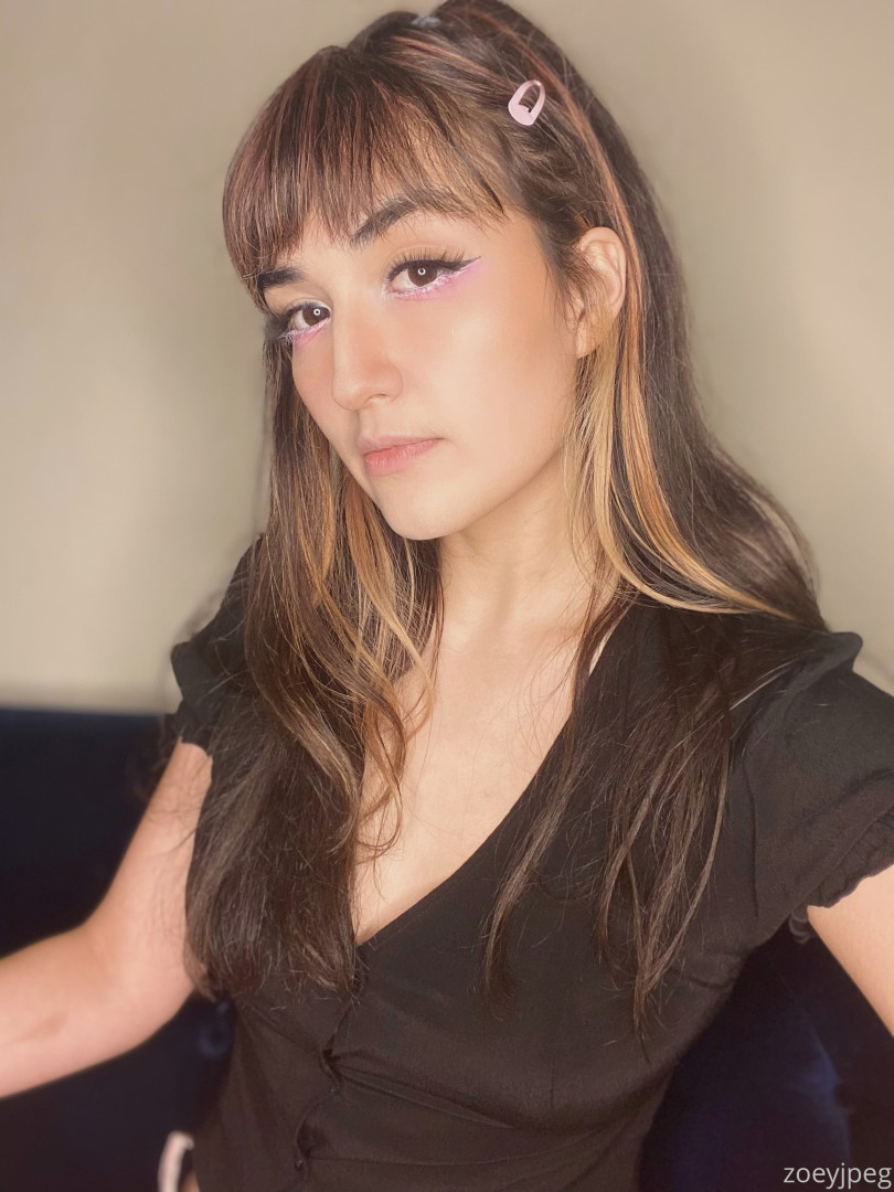 Photo by zoeyjpeg published on May 12,2023 17:17:44 - BestThots