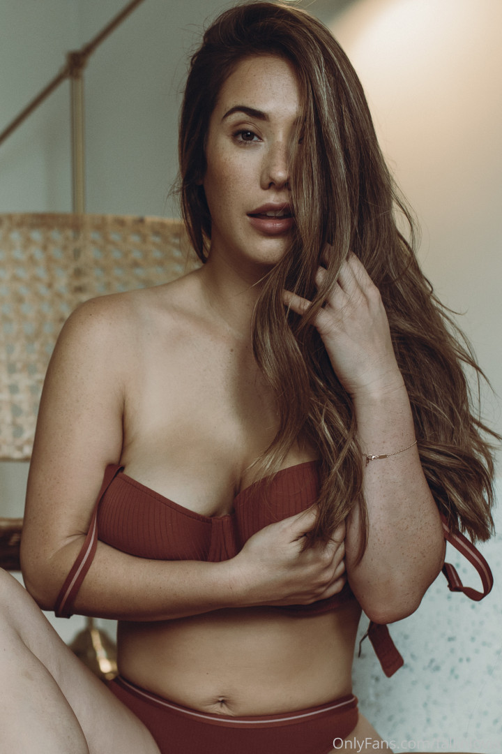 Photo by fallinlovia published on August 31,2023 17:03:40 - BestThots