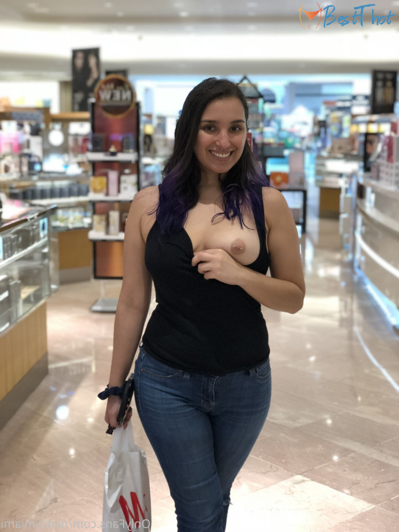 Photo by nancymiami published on December 24,2024 22:10:40 - BestThots