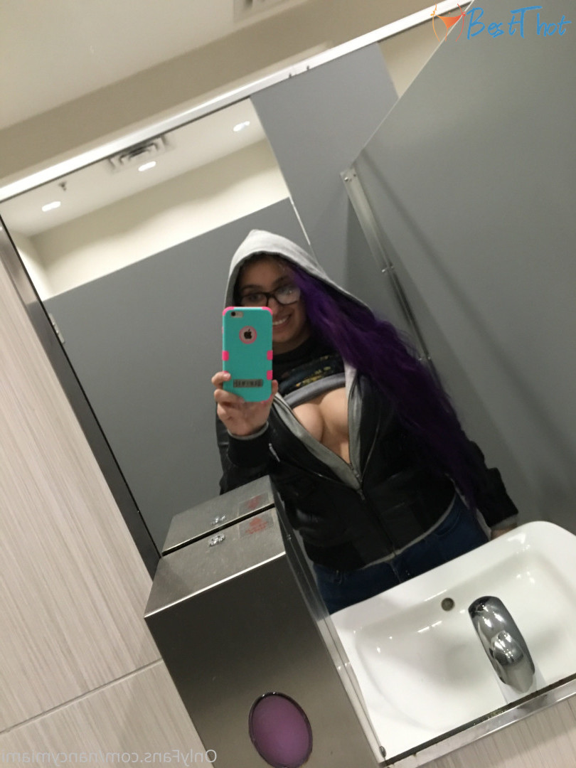Photo by nancymiami published on December 25,2024 08:11:23 - BestThots
