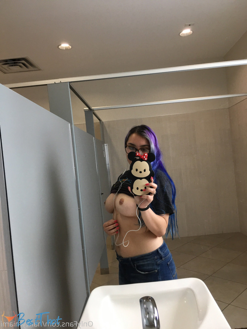 Photo by nancymiami published on December 25,2024 10:12:10 - BestThots