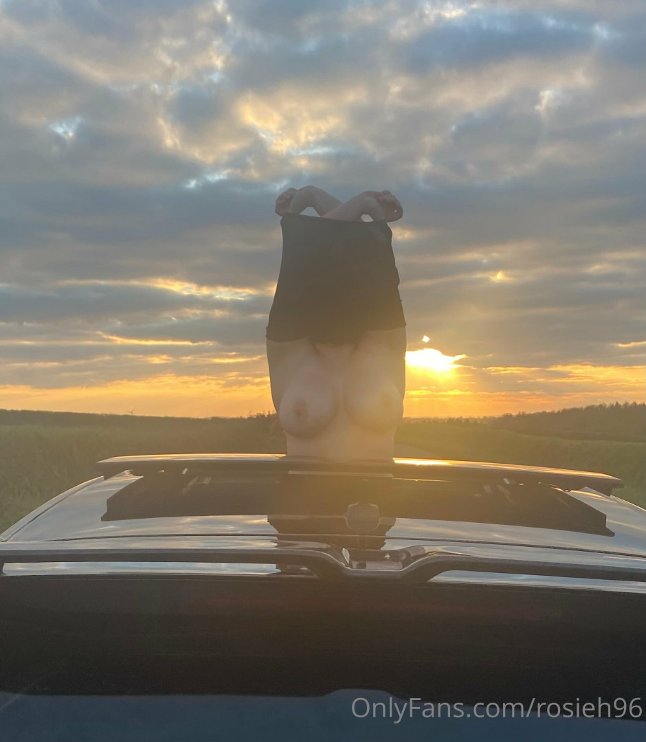 Photo by mombodrosie published on October 24,2023 20:41:09 - BestThots