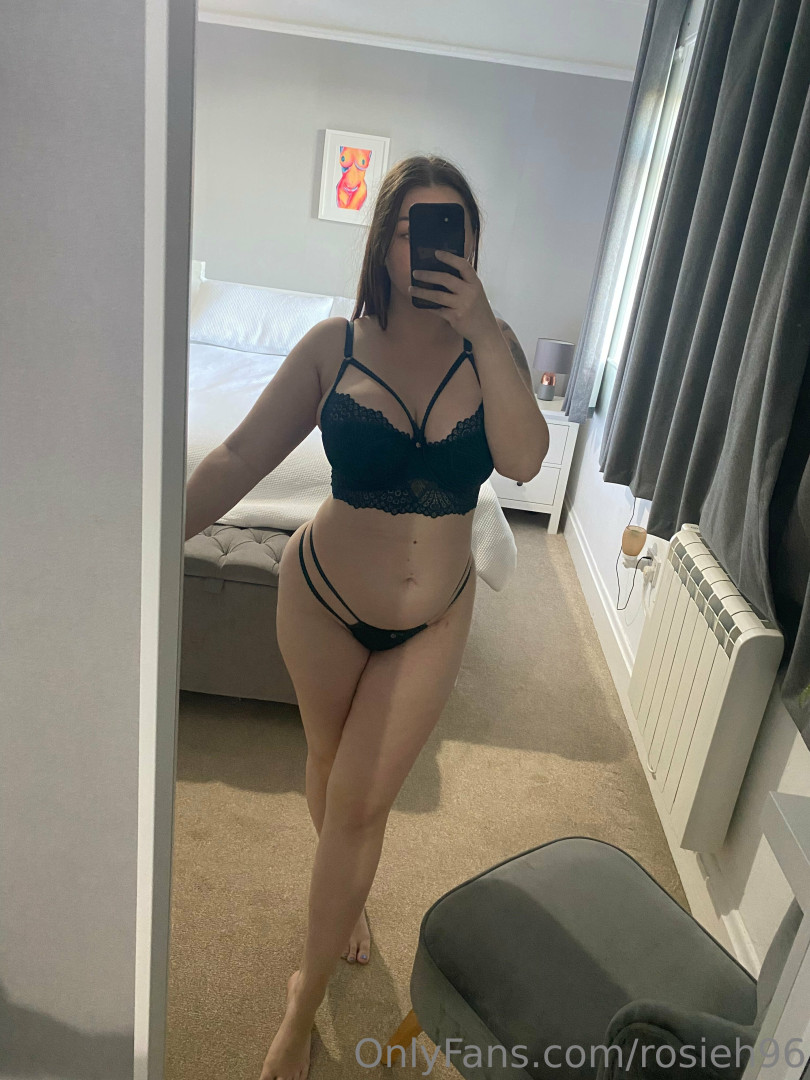 Photo by mombodrosie published on October 24,2023 20:49:56 - BestThots