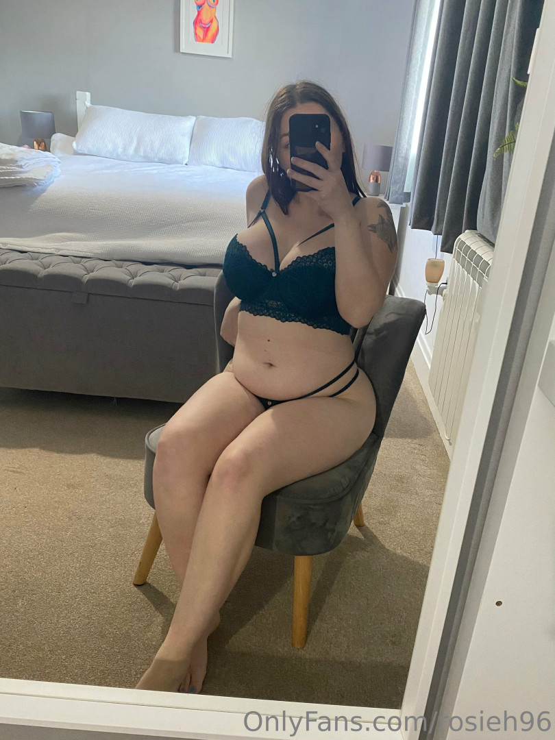 Photo by mombodrosie published on October 24,2023 20:51:35 - BestThots