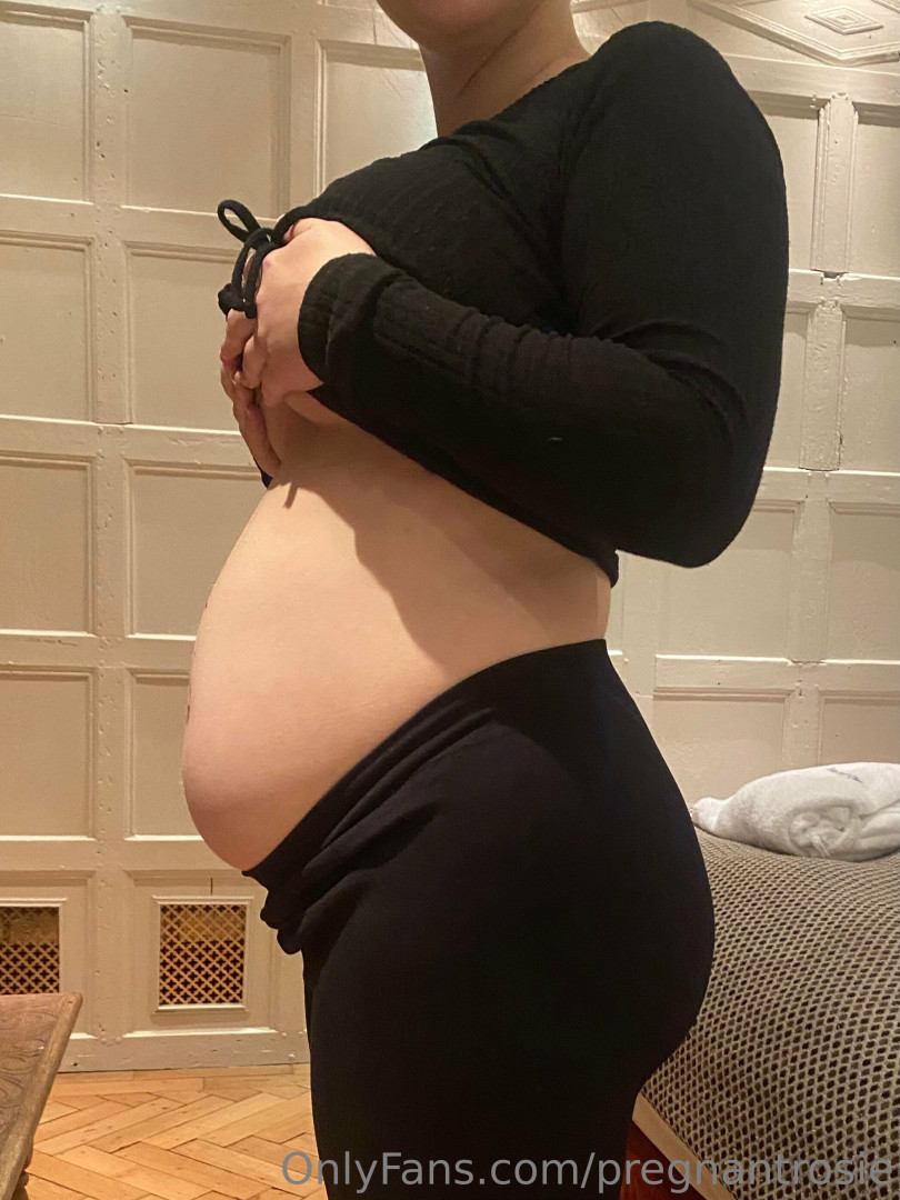 Photo by mombodrosie published on October 24,2023 20:59:38 - BestThots