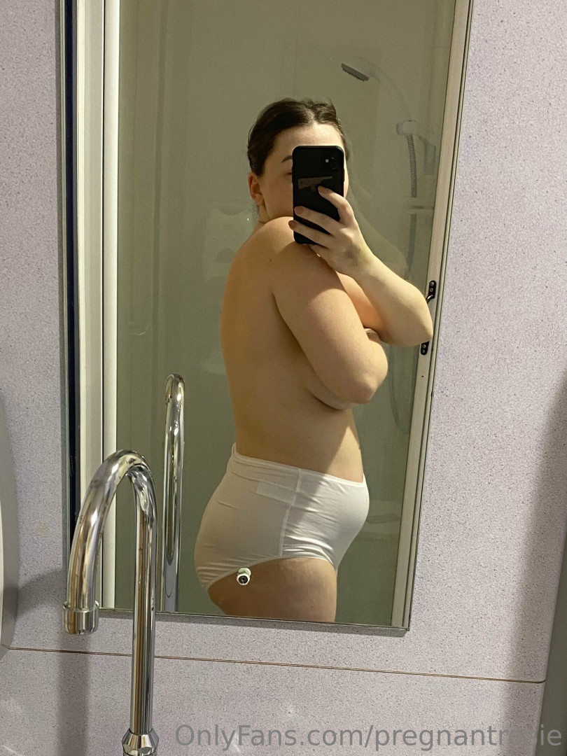 Photo by mombodrosie published on October 24,2023 21:12:33 - BestThots