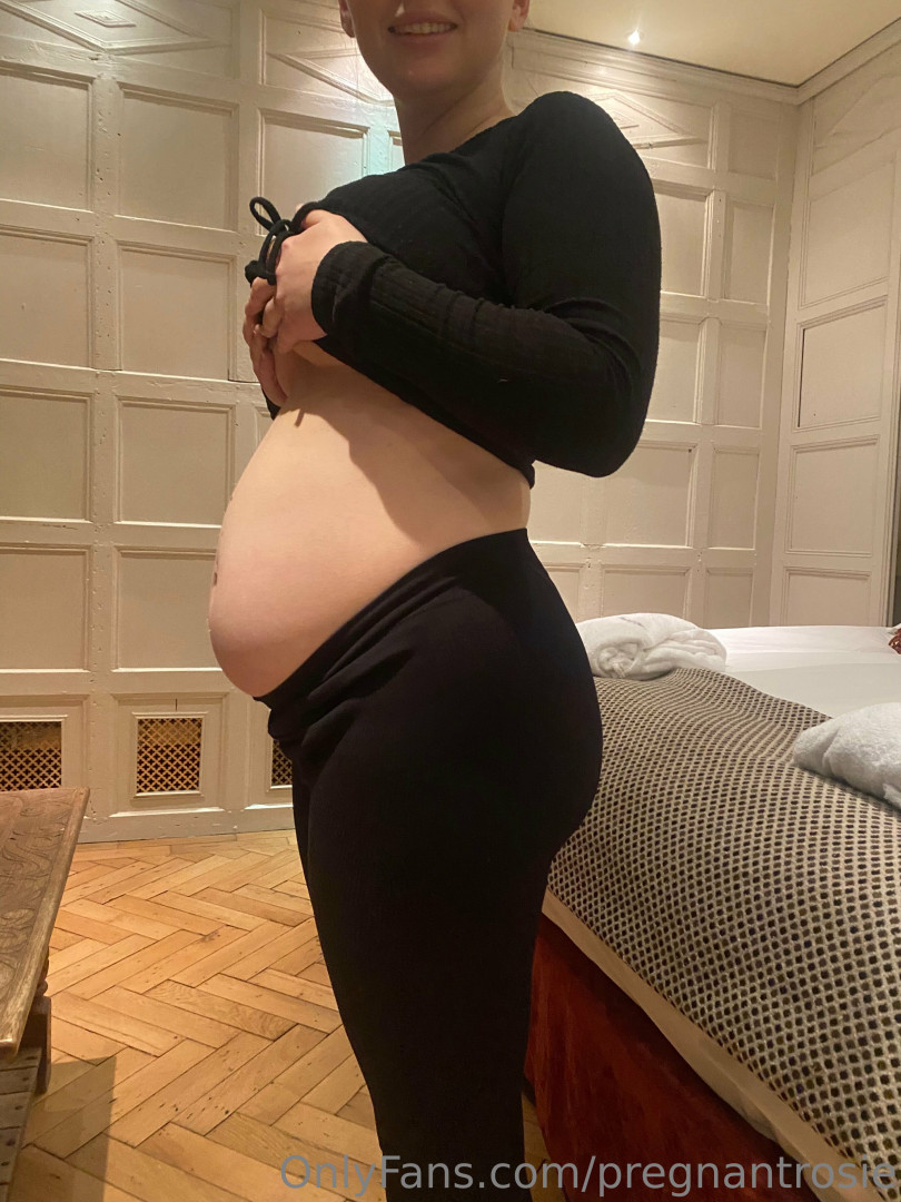 Photo by mombodrosie published on October 24,2023 21:17:58 - BestThots