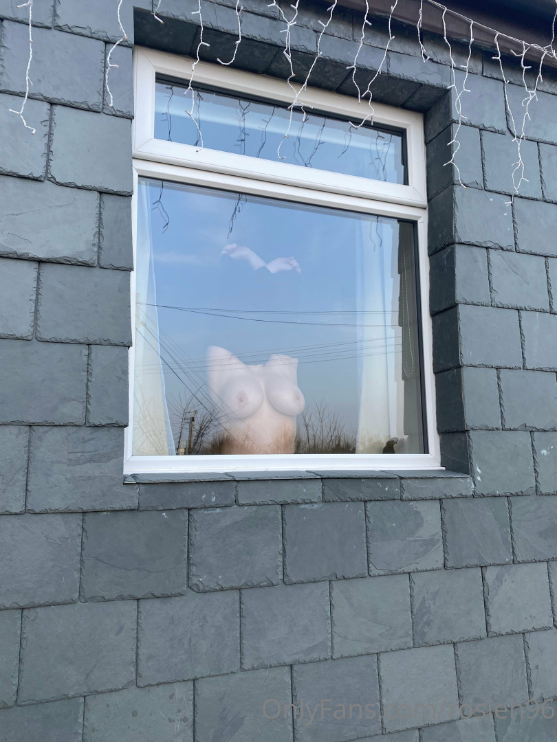 Photo by mombodrosie published on October 24,2023 21:24:03 - BestThots