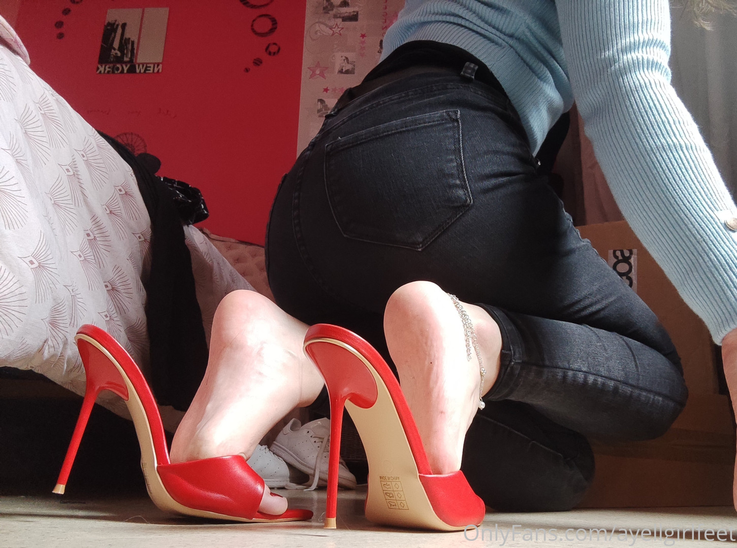 Photo by ayellgirlfeet published on November 5,2023 05:32:26 - BestThots