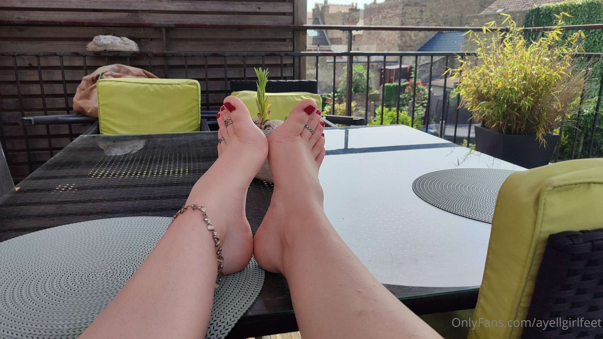 Photo by ayellgirlfeet published on November 5,2023 05:32:46 - BestThots