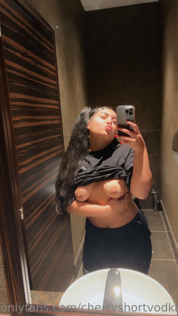 Photo by babe_cherry published on November 5,2023 05:17:52 - BestThots