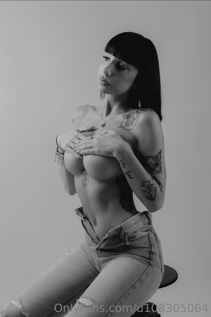 Photo by cleos8 published on October 31,2023 11:40:40 - BestThots